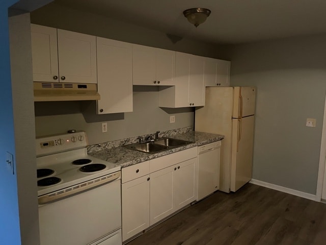 Building Photo - 9562 Lynn Ln