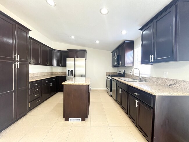 Building Photo - NewB RV T 17805