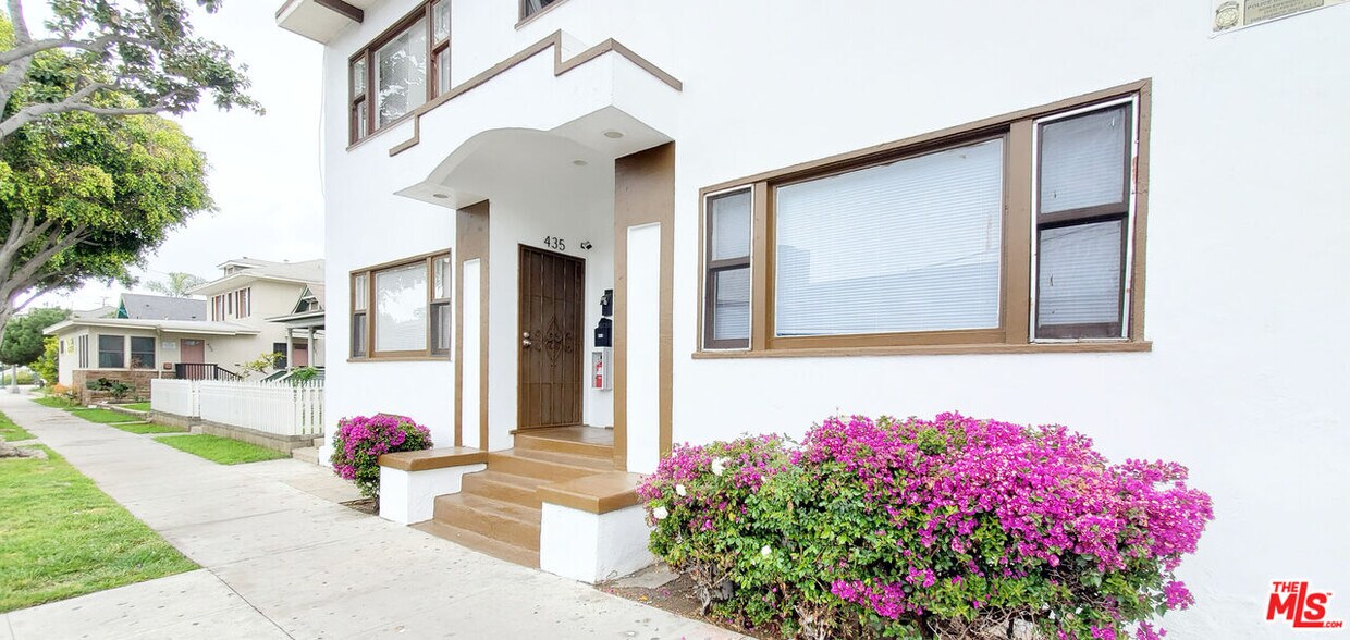 Foto principal - 435 W 4th St