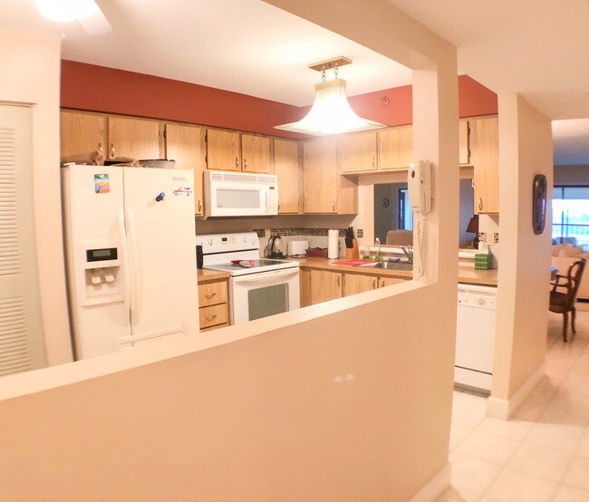 Building Photo - 14426  Amberly Lane 706 Delray Beach FL 33446