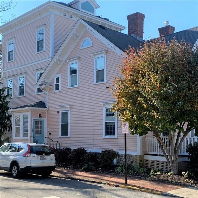 Building Photo - 22 Mt Vernon St
