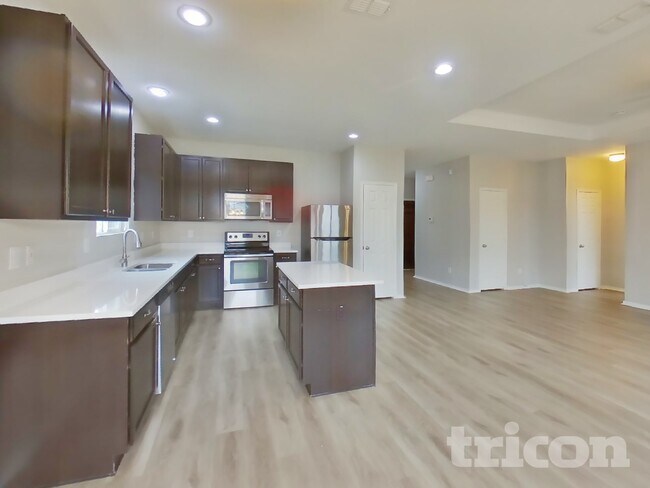 Building Photo - 115 Abelia Dr