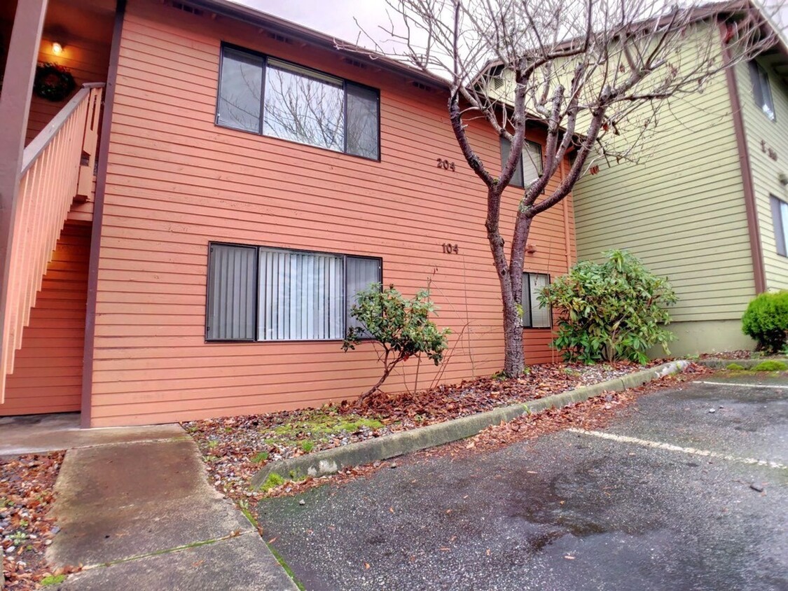 Foto principal - Great 3 Bedroom 1.75 Bathroom Condo! Washe...