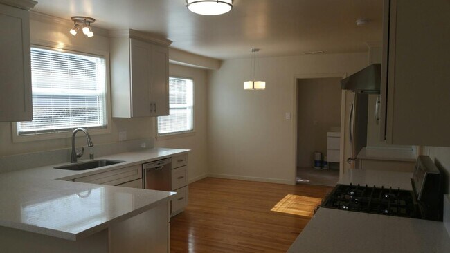 Foto del edificio - 765 18th Ave