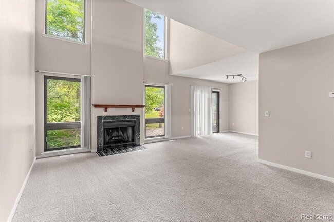 Building Photo - 644 Ashley Cir E