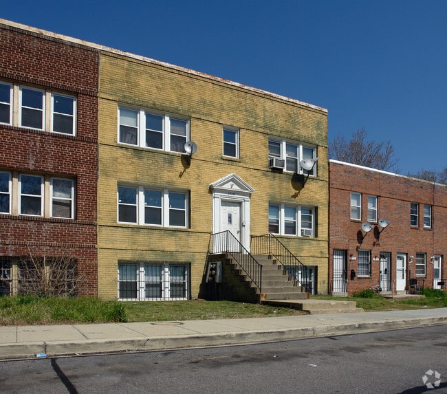 Building Photo - Kingman Flats
