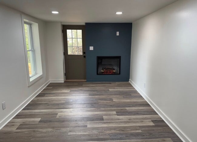 Building Photo - 250 N Anderson St