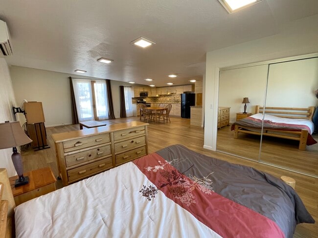 Open plan studio - 9175 Cottonwood Trl