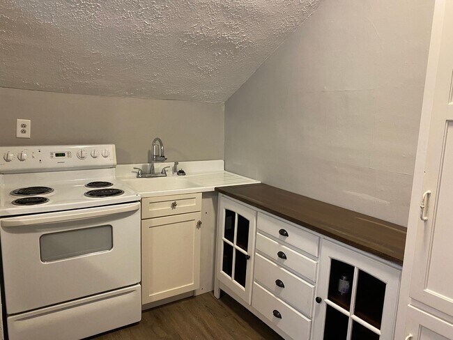 Foto del edificio - 443 Greenwood Ave