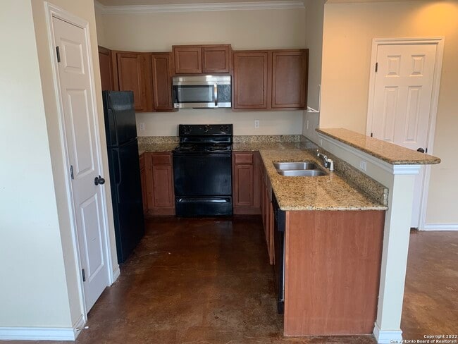 Building Photo - 6317 Aspen Hill