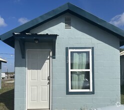 Building Photo - 1404 N Harborth Ave