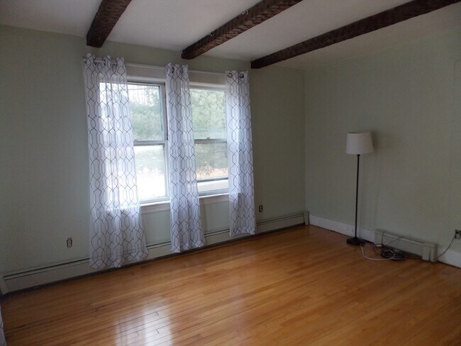 Foto del edificio - 150 Framingham Rd
