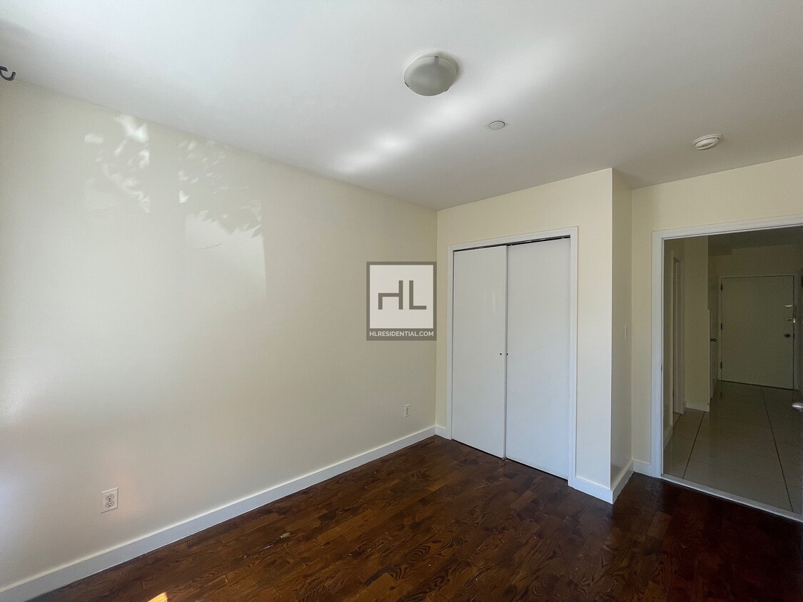 Foto del edificio - Spacious 1 Bed | Gates Avenue, Bed-Stuy