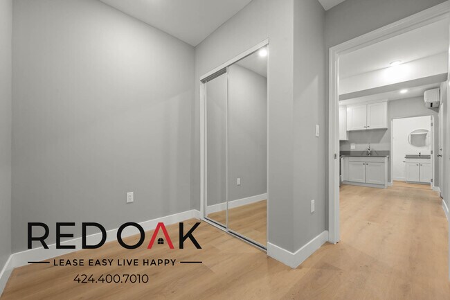 Building Photo - Recently Updated One Bedroom with Contempo...