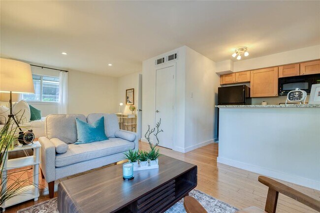 Foto del edificio - 2526 Durwood St