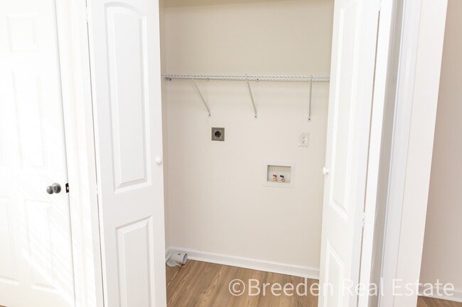 Building Photo - 303 Putnam St