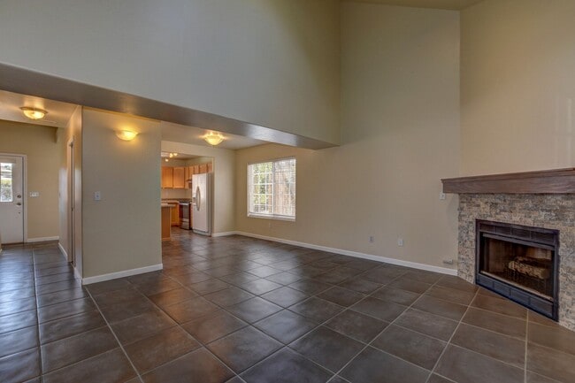 Foto del edificio - 9100 E Lakeshore Dr