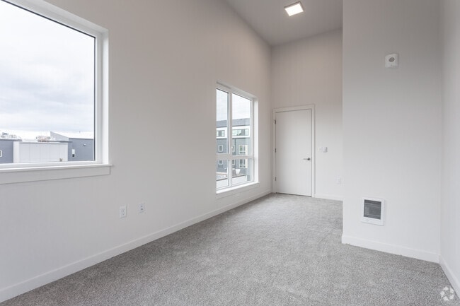 2BR, 1BA - 922SF - Navalia