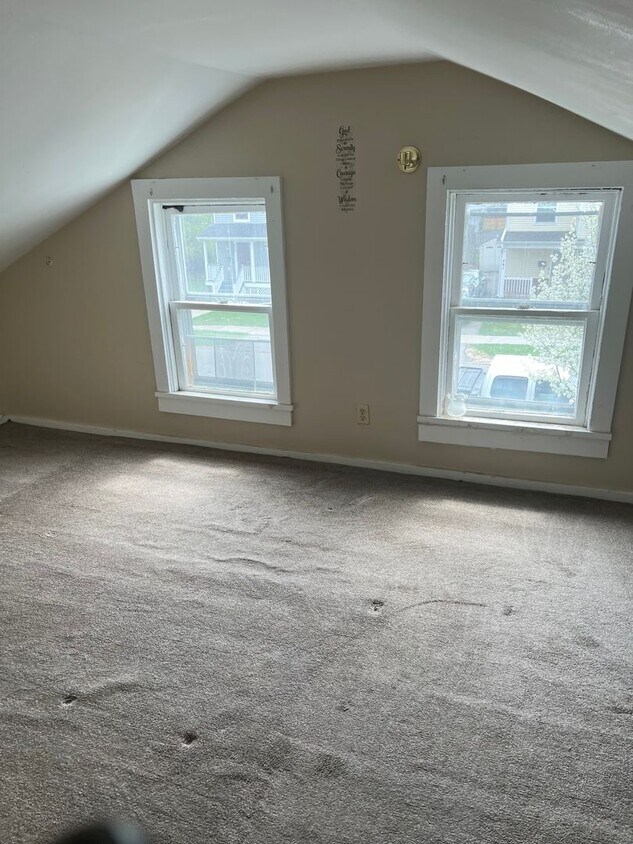 Foto principal - 3 bedroom 2 bath home