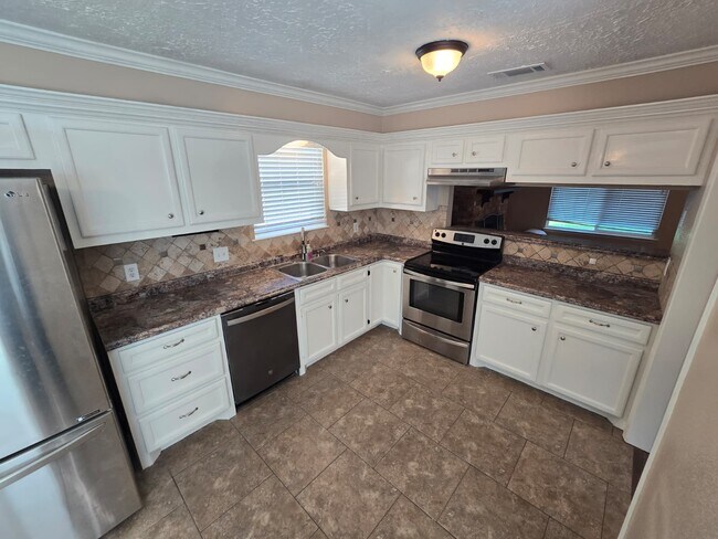 Foto del edificio - 9807 Rocky Hollow Rd