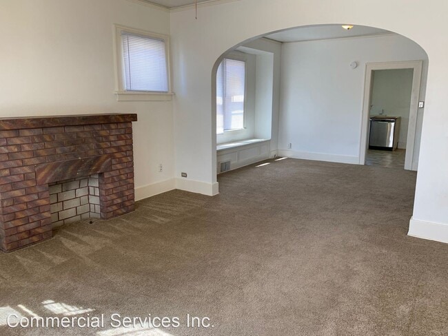 Building Photo - 3 br, 1.5 bath House - 1234 S. Oak