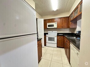 Building Photo - 1231 SW 46th Ave