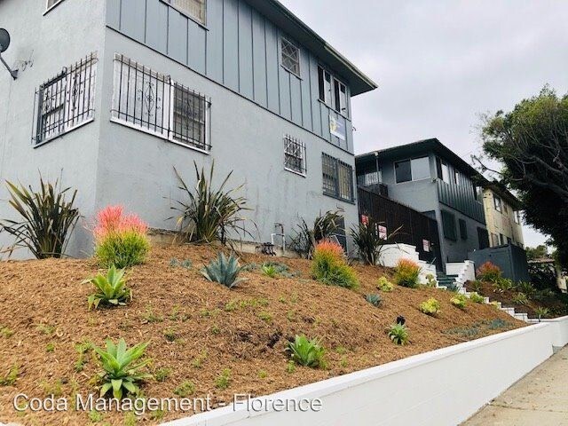 Foto principal - 3504-3506 W Florence Ave