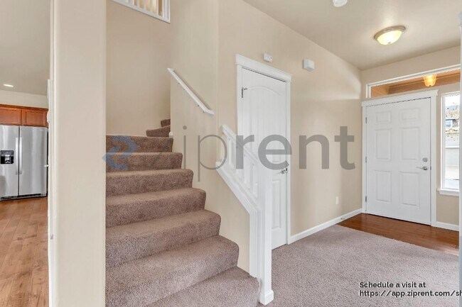 Building Photo - 1433 Bedstone Dr SE