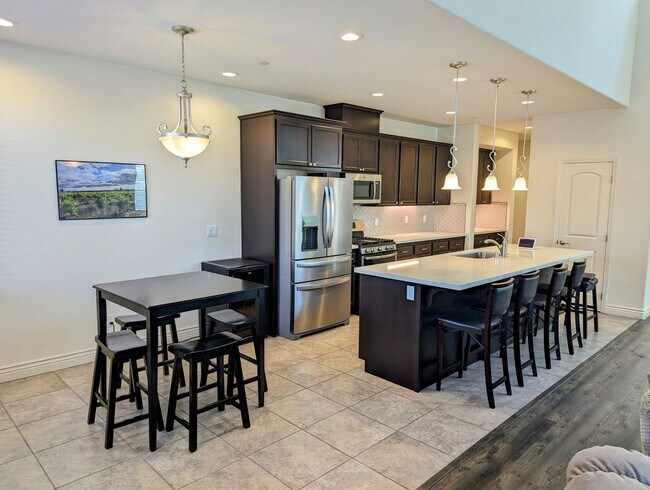 Foto del edificio - Just reduced! Beautiful home in templeton