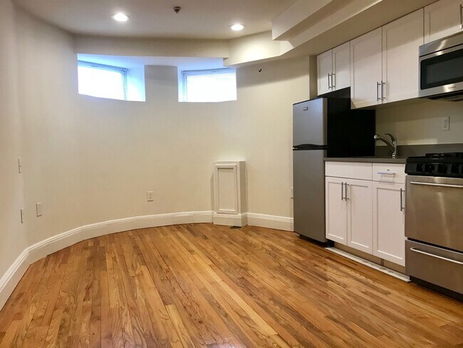 Foto del edificio - 10 Brainerd Rd