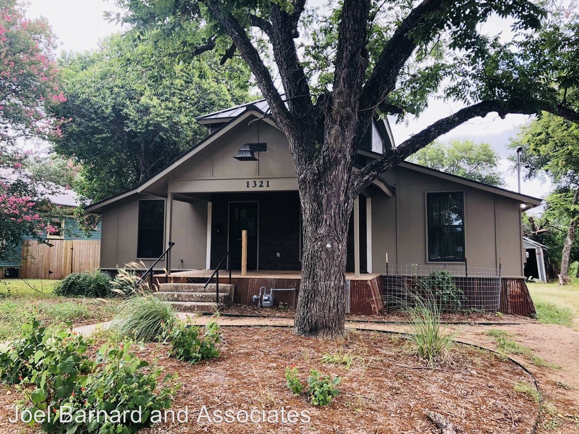 Primary Photo - 3 br, 2 bath House - 1321 W San Antonio