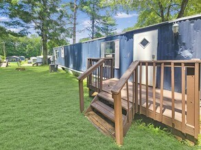 Building Photo - 412 McElhaney Rd