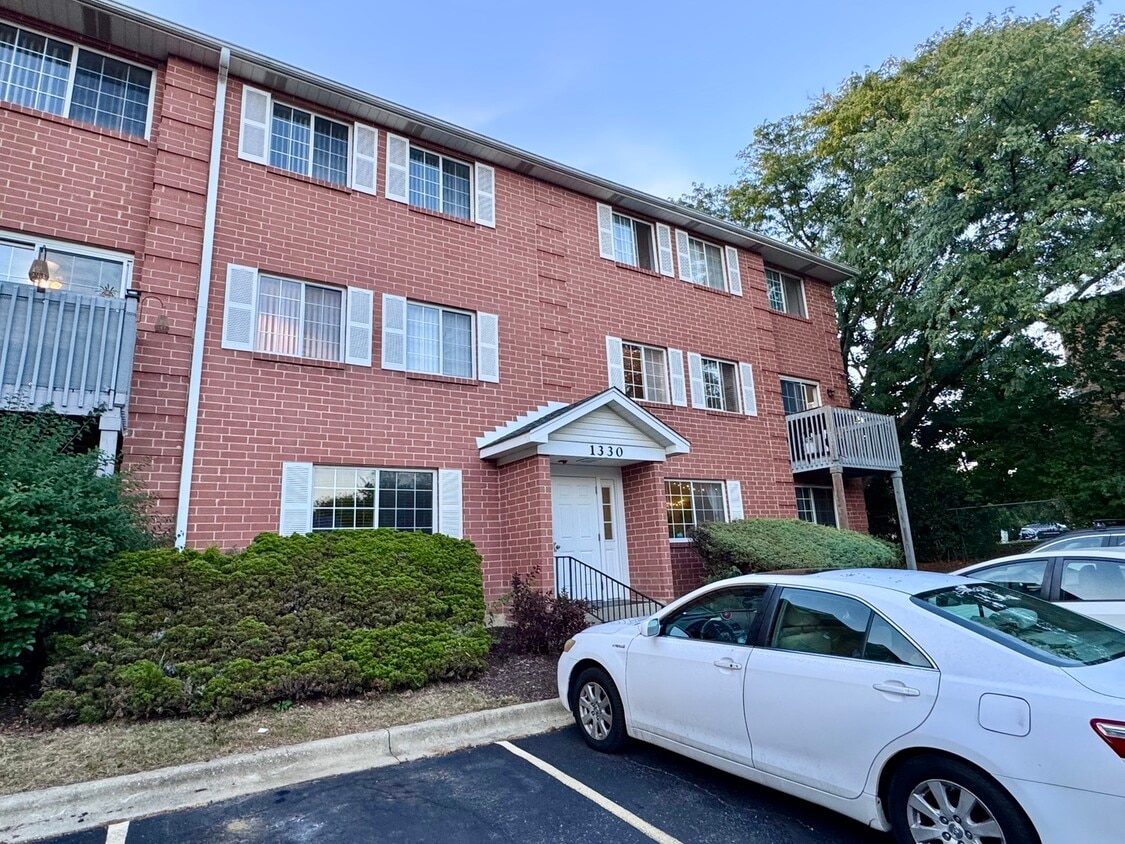 Primary Photo - 1330 S Lorraine Rd