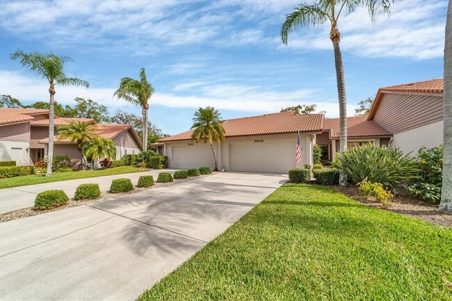 Building Photo - 3946 Wilshire Cir E
