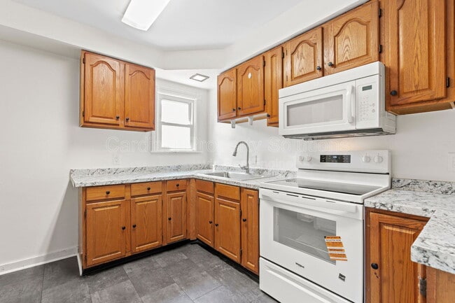 Building Photo - 2602 Elmo Pl