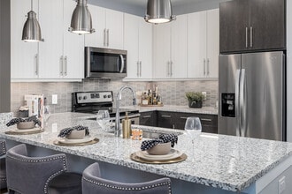 Building Photo - Cameron Square