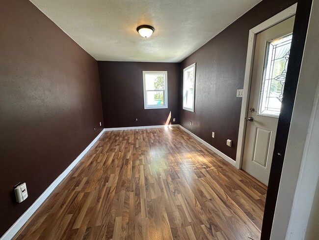 Foto del edificio - 2 Bedroom House in Webster City $750