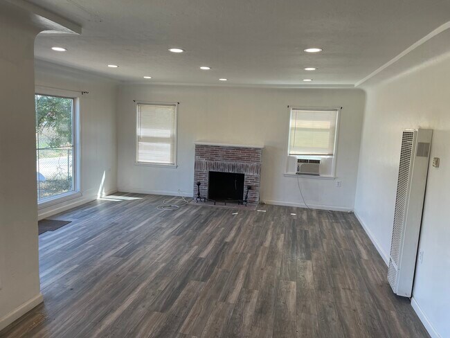 Building Photo - 11707 Hazeldell Dr