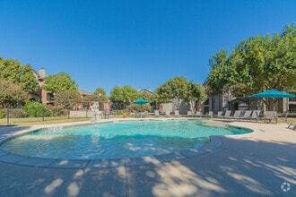 Swimming Pool - Fountains of Denton