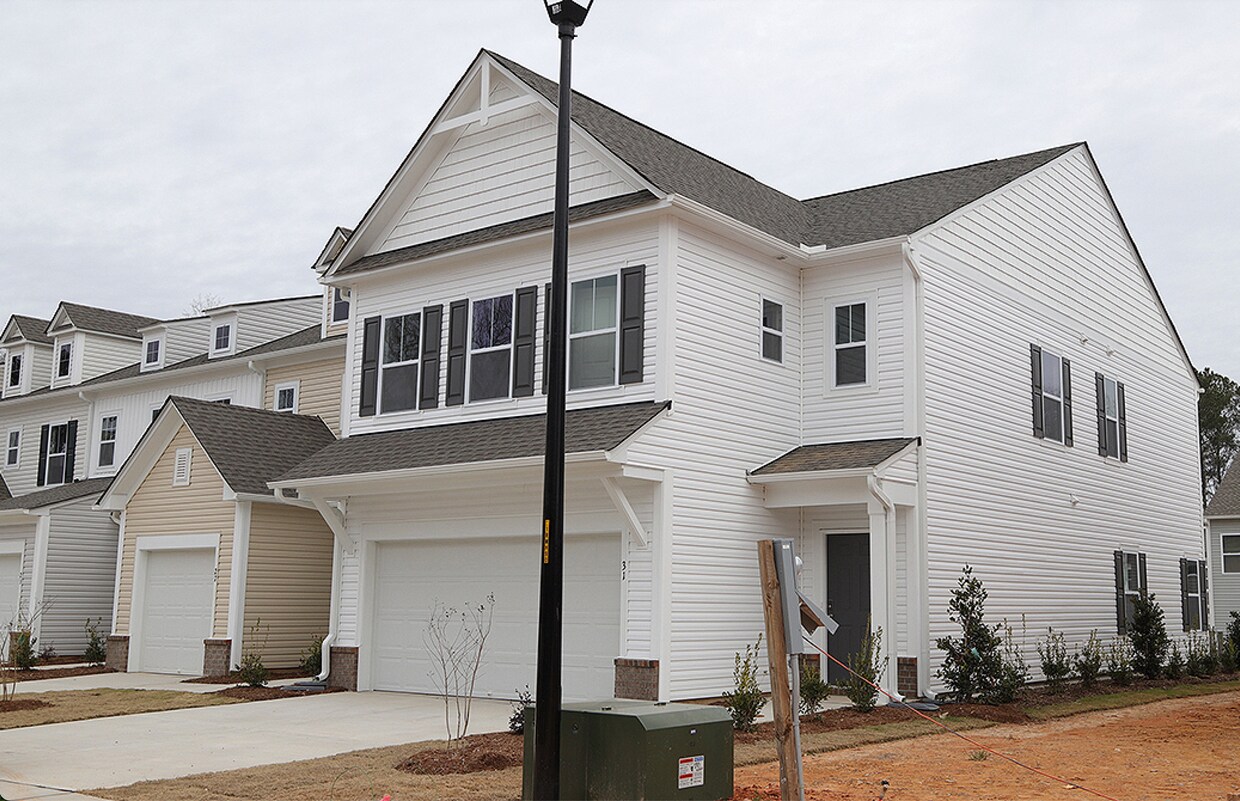Foto principal - 3 br, 2.5 bath House - 31 Little Leaf Lane