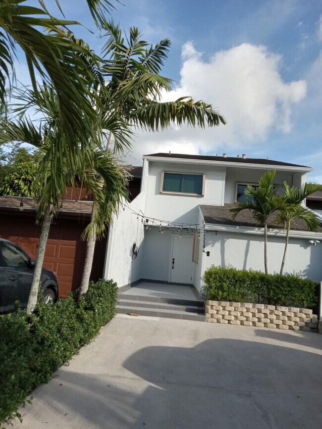 Foto del edificio - 12394 Westhampton Cir