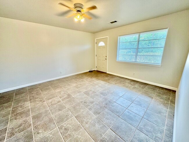 Building Photo - 6710 Fairwood Rd
