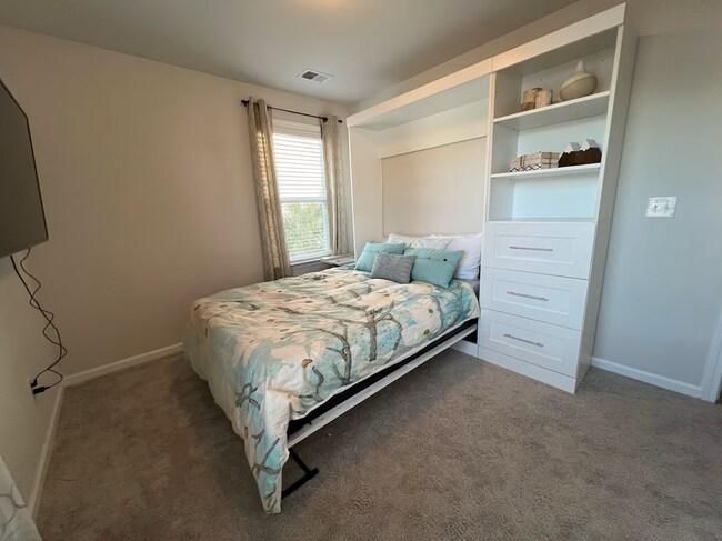 Dormitorio 3 - 301 Lanyard St