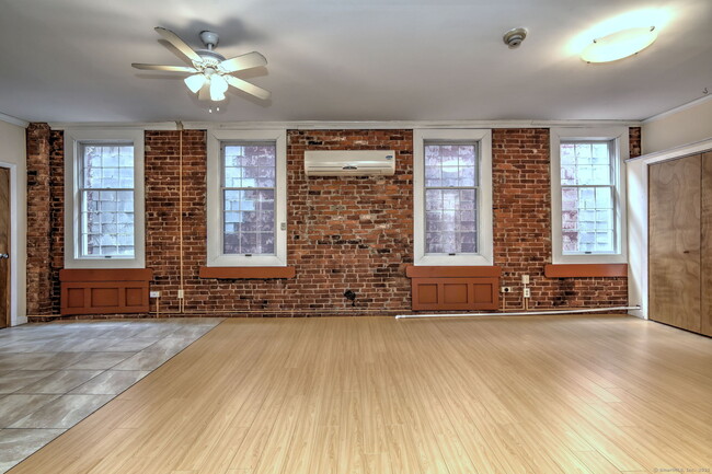 Foto del edificio - 844 Grand Ave