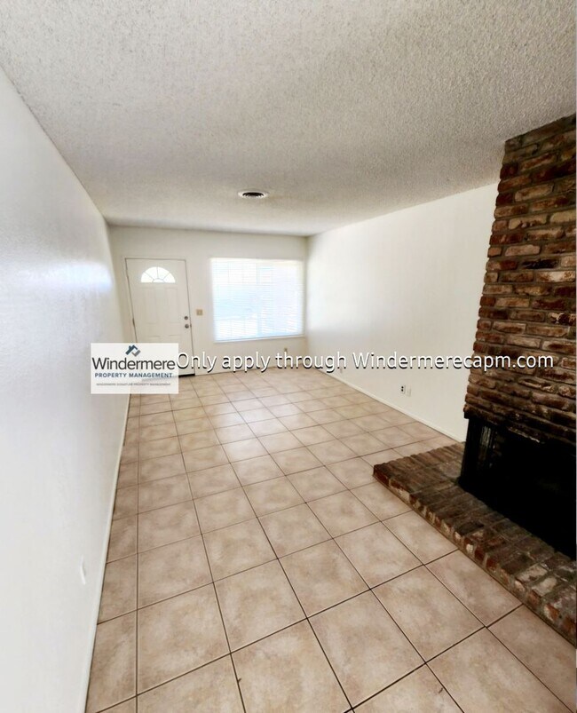 Foto del edificio - 6615-6615 Gold Run Ave
