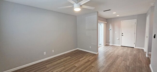 Building Photo - 4120 Beechcraft Way