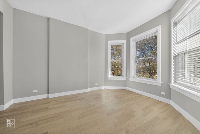 Foto del edificio - 1248 S Troy St