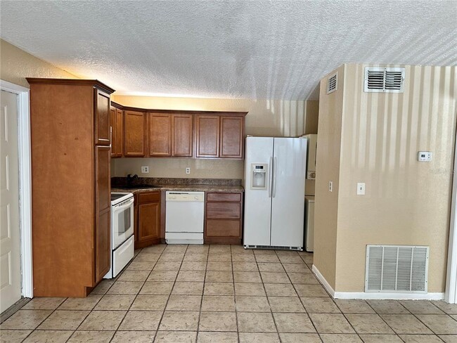 Foto del edificio - 8205 Sun Spring Cir