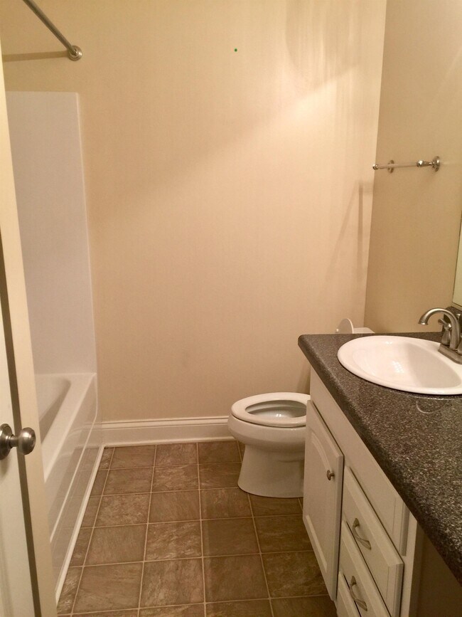 Building Photo - 431 Eagle Brook Dr