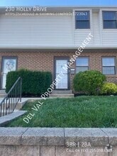 Building Photo - 230 Holly Dr